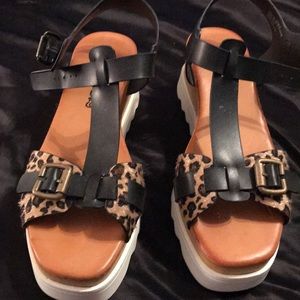 Leper’s print  platform sandals